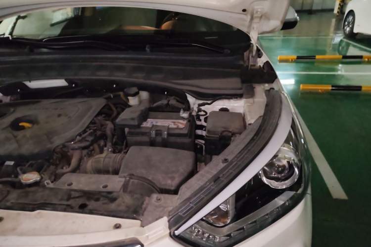 Used Hyundai ix25 2015 2.0L Automatic Two-Wheel Drive Intelligent GLS Engine Bay Left