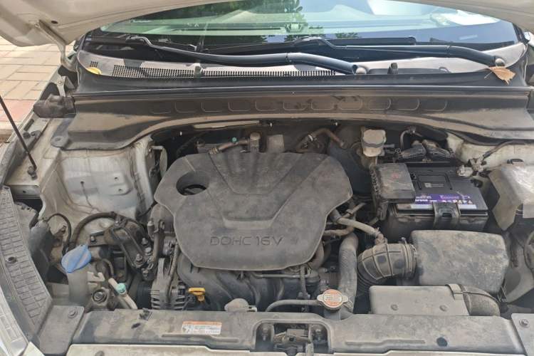 Used Hyundai ix25 2015 1.6L Automatic Two-Wheel Drive Smart GLS Trim Engine Bay