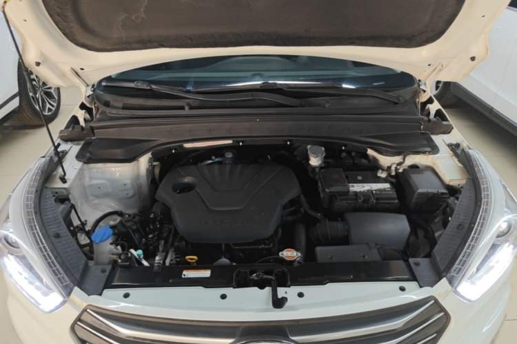 Used Hyundai ix25 2015 1.6L Automatic Two-Wheel Drive Smart GLS Trim Engine Bay