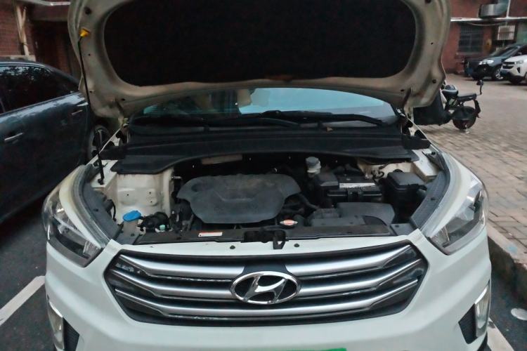 Used Hyundai ix25 2015 1.6L Automatic Two-Wheel Drive Smart GLS Trim Engine Bay
