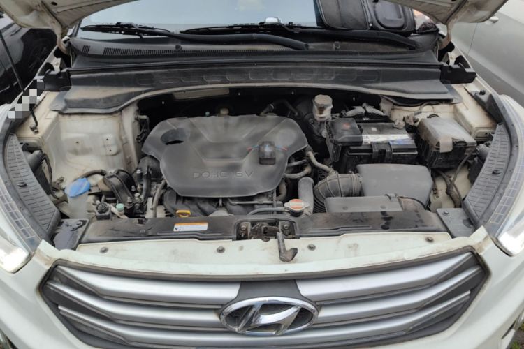 Used Hyundai ix25 2015 1.6L Automatic Two-Wheel-Drive Deluxe DLX Model Engine Bay