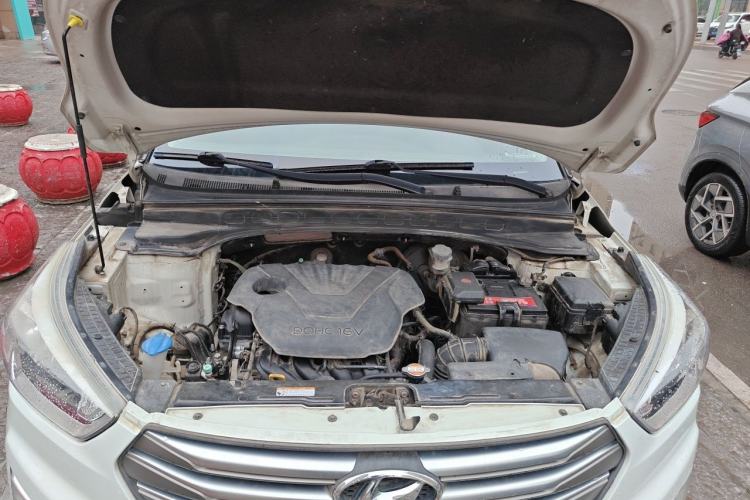 Used Hyundai ix25 2015 1.6L Automatic Two-Wheel Drive Smart GLS Trim Engine Bay