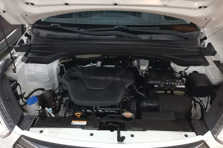 Used Hyundai ix25 2015 1.6L Automatic Two-Wheel-Drive Deluxe DLX Model Engine Bay