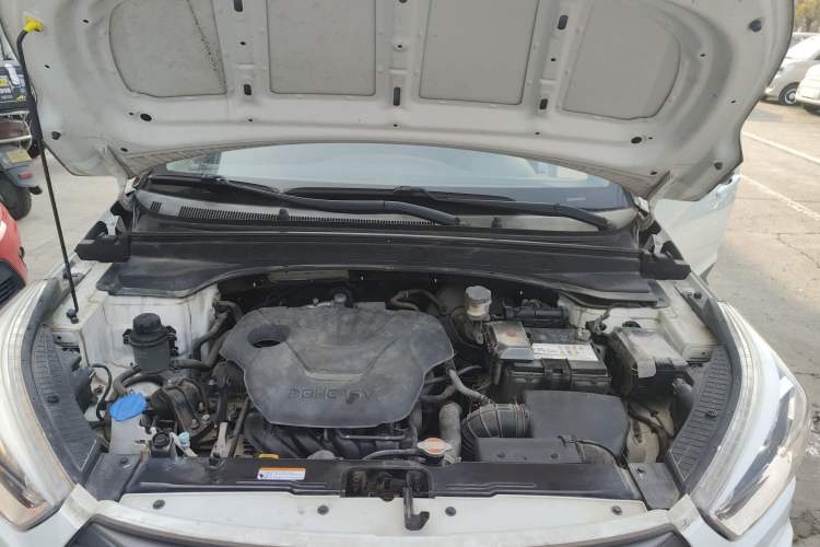 Used Hyundai ix25 2015 1.6L Manual Two-Wheel Drive Fashionable GS Model Engine Bay
