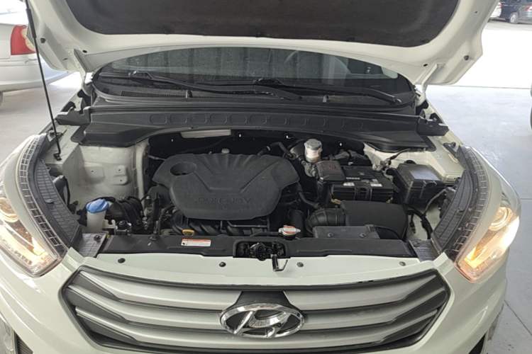 Used Hyundai ix25 2015 1.6L Automatic Two-Wheel-Drive Deluxe DLX Model Engine Bay