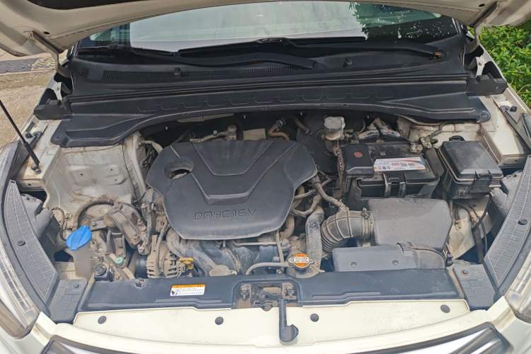Used Hyundai ix25 2015 1.6L Automatic Two-Wheel Drive Smart GLS Trim Engine Bay