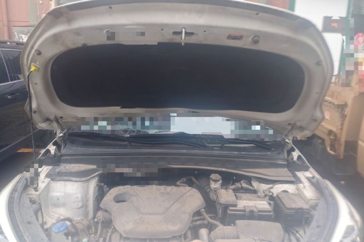 Used Hyundai ix25 2015 1.6L Automatic Two-Wheel-Drive Deluxe DLX Model Engine Bay