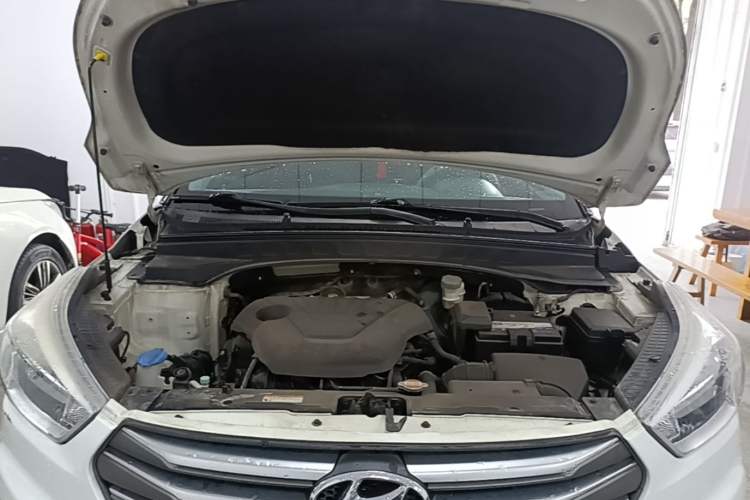 Used Hyundai ix25 2015 1.6L Automatic Two-Wheel Drive Smart GLS Trim Engine Bay