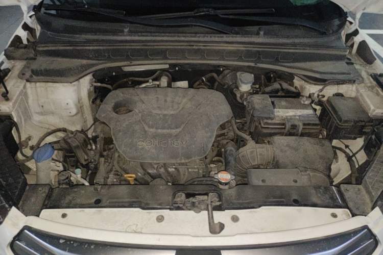 Used Hyundai ix25 2015 1.6L Automatic Two-Wheel-Drive Deluxe DLX Model Engine Bay