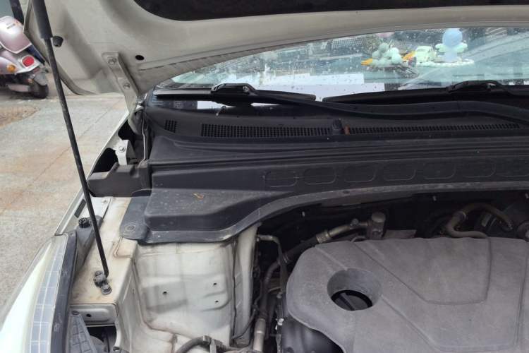 Used Hyundai ix25 2015 1.6L Automatic Two-Wheel Drive Smart GLS Trim Engine Bay Right