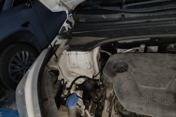 Used Hyundai ix25 2015 1.6L Automatic Two-Wheel Drive Smart GLS Trim Engine Bay Right