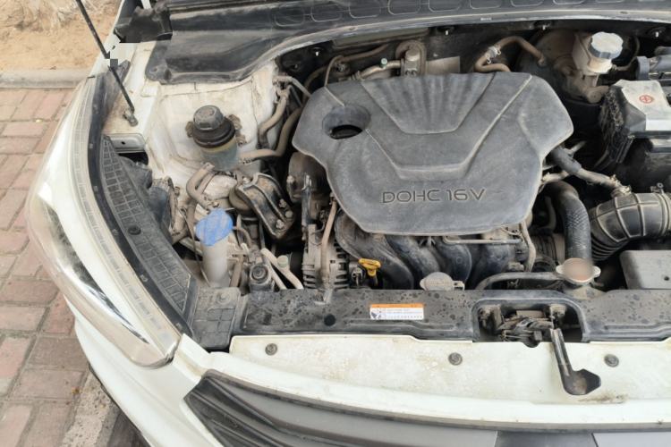 Used Hyundai ix25 2015 1.6L Manual Two-Wheel Drive Fashionable GS Model Engine Bay Right
