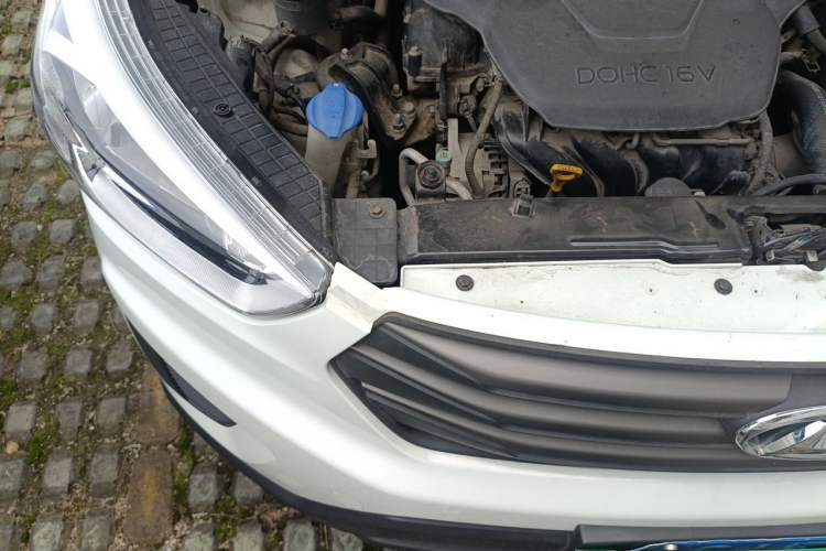 Used Hyundai ix25 2015 1.6L Manual Two-Wheel Drive Fashionable GS Model Engine Bay Right