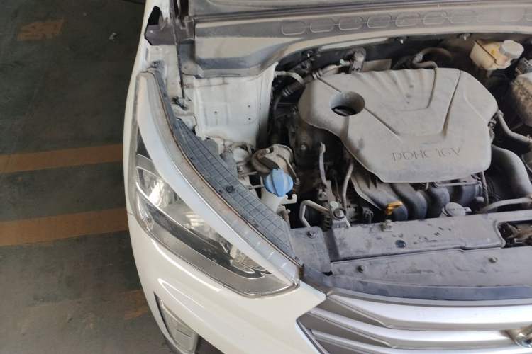 Used Hyundai ix25 2015 1.6L Automatic Two-Wheel Drive Smart GLS Trim Engine Bay Right