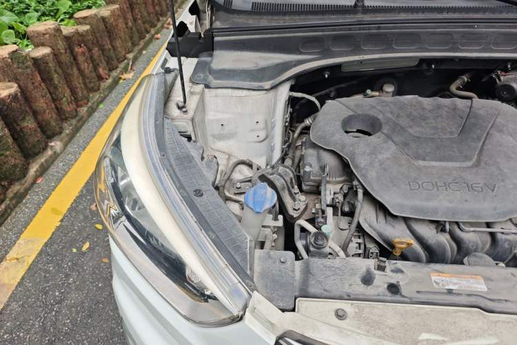 Used Hyundai ix25 2015 1.6L Automatic Two-Wheel Drive Smart GLS Trim Engine Bay Right