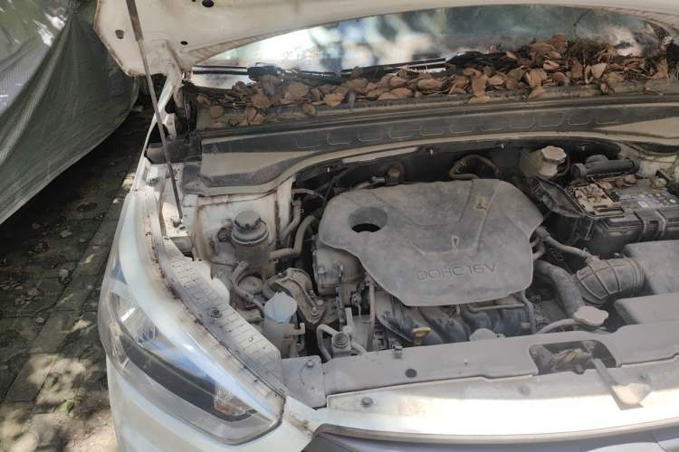 Used Hyundai ix25 2015 1.6L Manual Two-Wheel Drive Fashionable GS Model Engine Bay Right