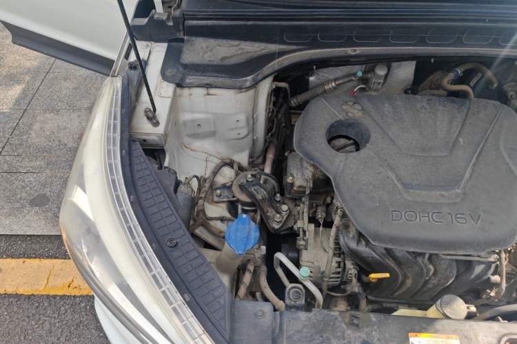 Used Hyundai ix25 2015 1.6L Automatic Two-Wheel Drive Smart GLS Trim Engine Bay Right