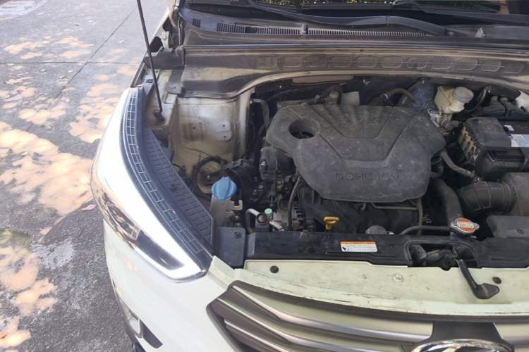 Used Hyundai ix25 2015 1.6L Automatic Two-Wheel Drive Smart GLS Trim Engine Bay Right