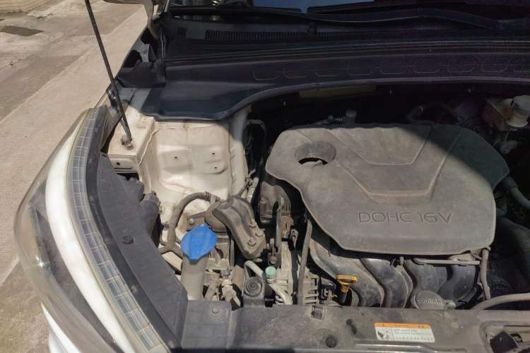 Used Hyundai ix25 2015 1.6L Automatic Two-Wheel Drive Smart GLS Trim Engine Bay Right