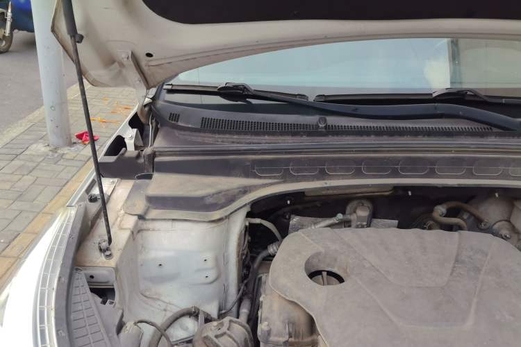 Used Hyundai ix25 2015 1.6L Automatic Two-Wheel Drive Smart GLS Trim Engine Bay Right