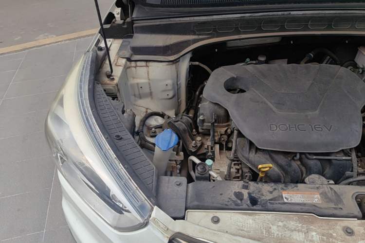 Used Hyundai ix25 2015 1.6L Automatic Two-Wheel Drive Smart GLS Trim Engine Bay Right