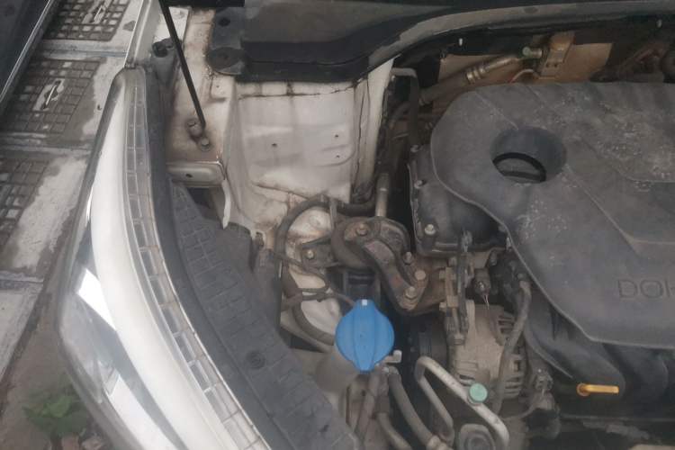 Used Hyundai ix25 2015 1.6L Automatic Two-Wheel Drive Smart GLS Trim Engine Bay Right
