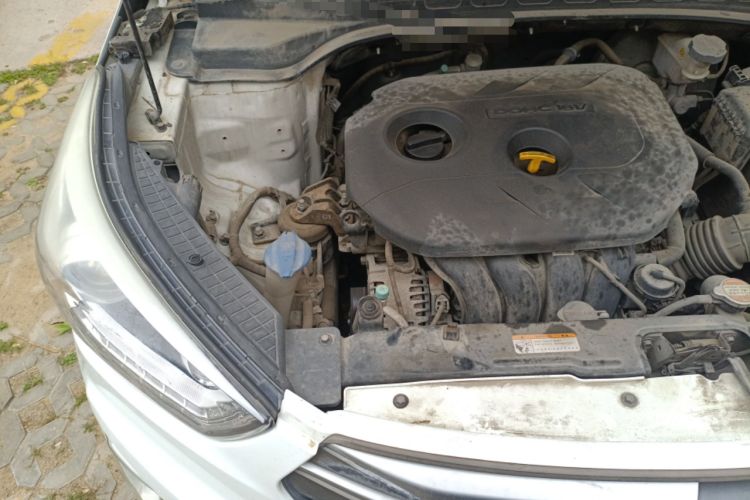 Used Hyundai ix25 2015 2.0L Automatic 4x4 Deluxe DLX Engine Bay Right