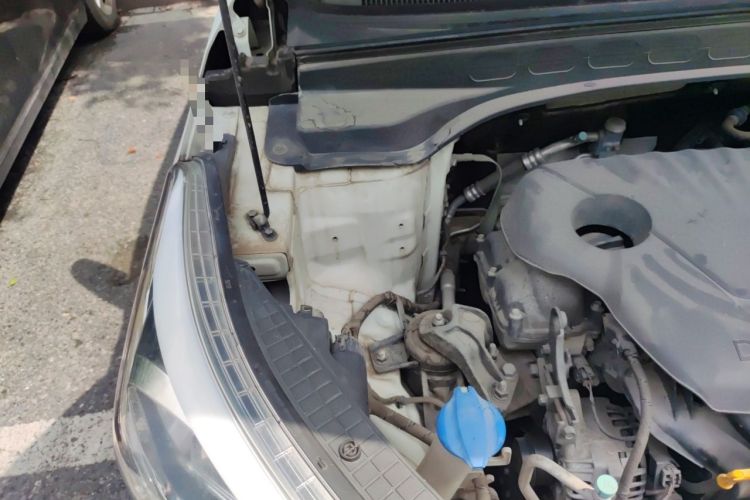 Used Hyundai ix25 2015 1.6L Automatic Two-Wheel Drive Smart GLS Trim Engine Bay Right