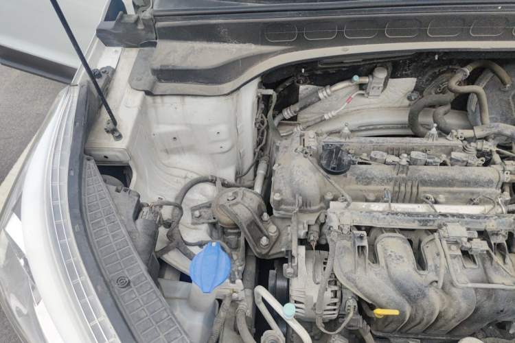 Used Hyundai ix25 2015 1.6L Automatic Two-Wheel Drive Smart GLS Trim Engine Bay Right