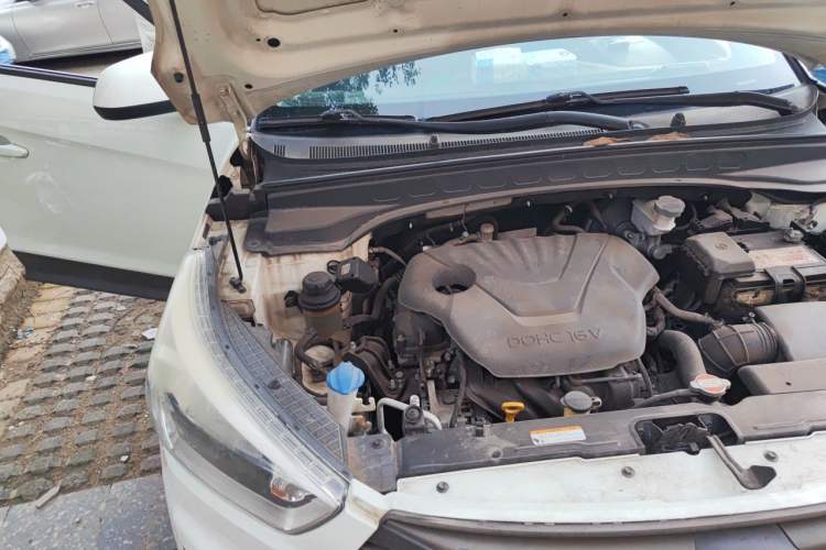 Used Hyundai ix25 2015 1.6L Automatic Two-Wheel Drive Fashionable GS Model Engine Bay Right
