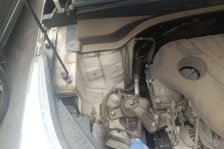 Used Hyundai ix25 2015 1.6L Automatic Two-Wheel Drive Smart GLS Trim Engine Bay Right