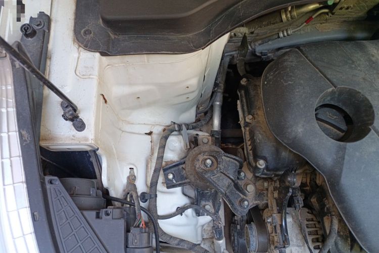 Used Hyundai ix25 2015 1.6L Automatic Two-Wheel Drive Smart GLS Trim Engine Bay Right