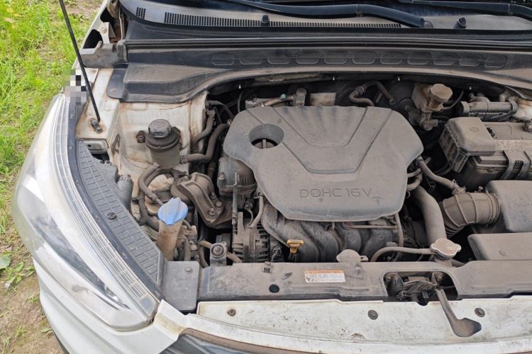 Used Hyundai ix25 2015 1.6L Manual Two-Wheel Drive Fashionable GS Model Engine Bay Right