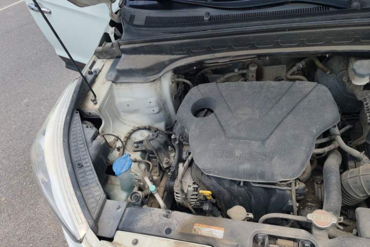 Used Hyundai ix25 2015 1.6L Automatic Two-Wheel Drive Smart GLS Trim Engine Bay Right