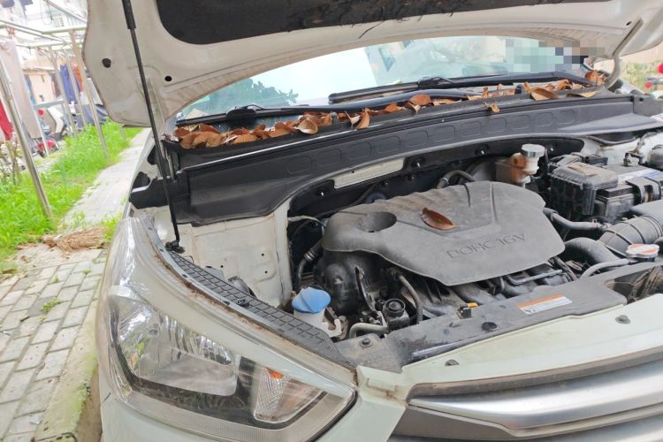 Used Hyundai ix25 2015 1.6L Automatic Two-Wheel Drive Smart GLS Trim Engine Bay Right
