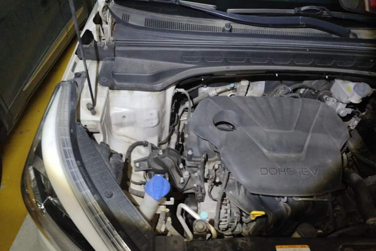 Used Hyundai ix25 2015 1.6L Automatic Two-Wheel Drive Smart GLS Trim Engine Bay Right