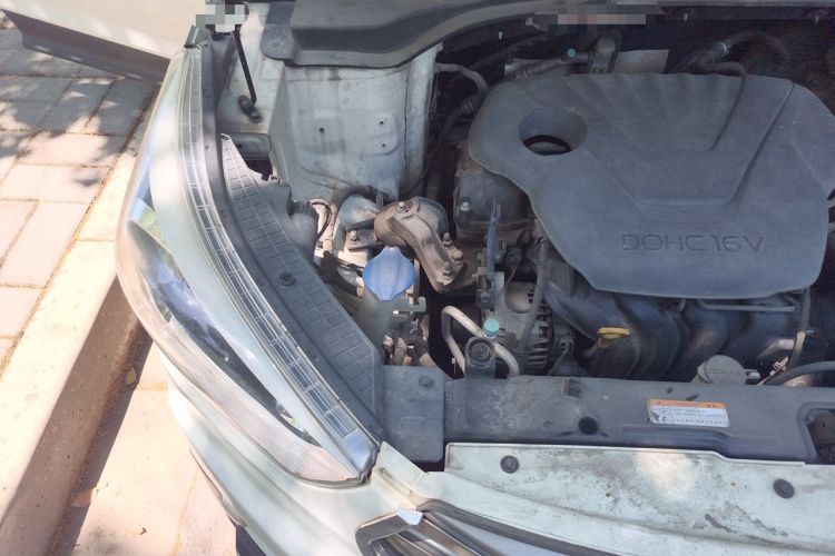 Used Hyundai ix25 2015 1.6L Automatic Two-Wheel Drive Smart GLS Trim Engine Bay Right