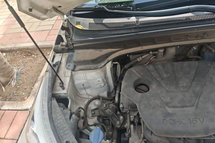 Used Hyundai ix25 2015 1.6L Automatic Two-Wheel Drive Smart GLS Trim Engine Bay Right