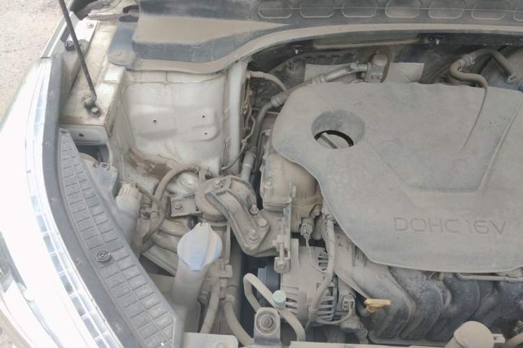 Used Hyundai ix25 2015 1.6L Automatic Two-Wheel Drive Smart GLS Trim Engine Bay Right