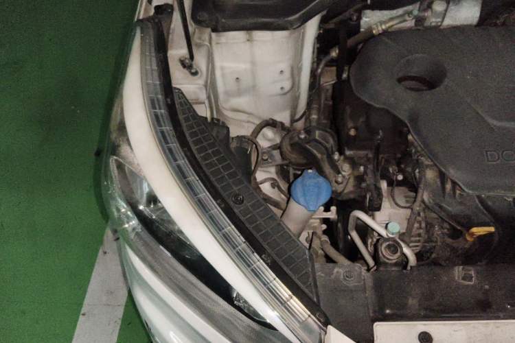 Used Hyundai ix25 2015 1.6L Automatic Two-Wheel Drive Smart GLS Trim Engine Bay Right
