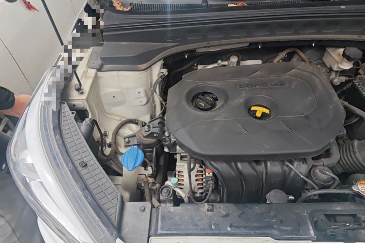 Used Hyundai ix25 2015 2.0L Automatic 4x4 Deluxe DLX Engine Bay Right