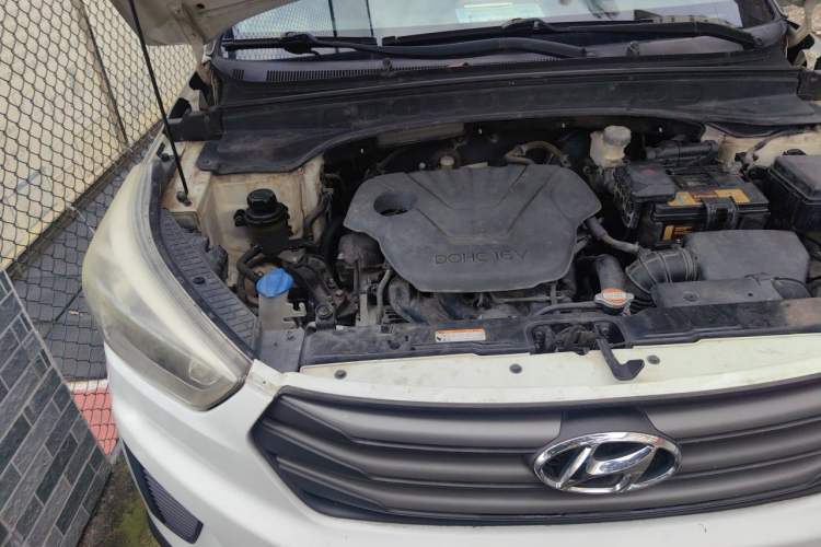 Used Hyundai ix25 2015 1.6L Manual Two-Wheel Drive Fashionable GS Model Engine Bay Right