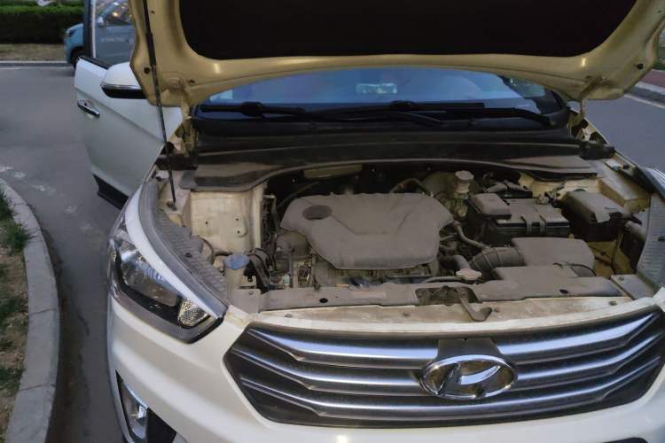 Used Hyundai ix25 2015 1.6L Automatic Two-Wheel Drive Smart GLS Trim Engine Bay Right