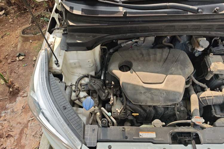 Used Hyundai ix25 2015 1.6L Automatic Two-Wheel Drive Smart GLS Trim Engine Bay Right