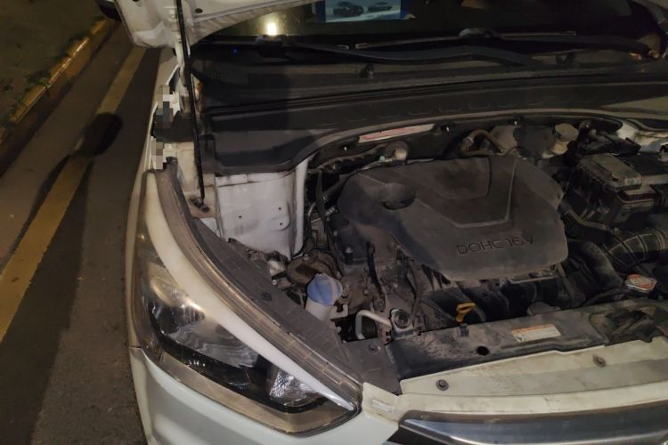 Used Hyundai ix25 2015 1.6L Automatic Two-Wheel Drive Smart GLS Trim Engine Bay Right