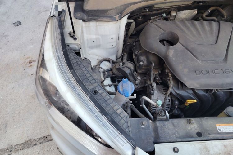 Used Hyundai ix25 2015 1.6L Automatic Two-Wheel Drive Smart GLS Trim Engine Bay Right