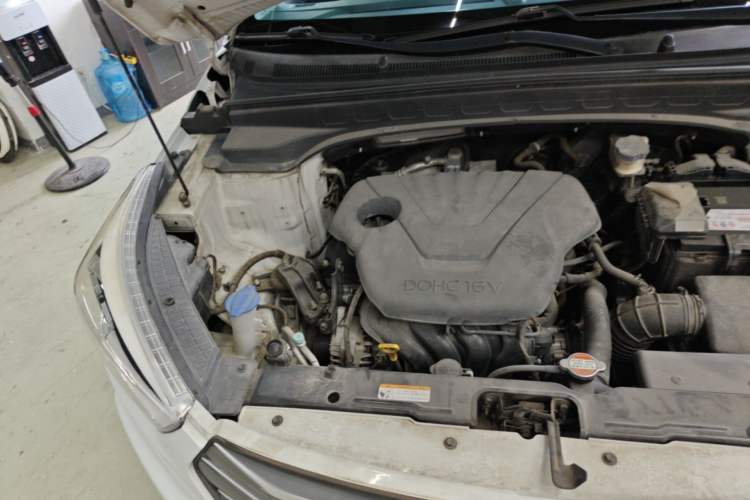 Used Hyundai ix25 2015 1.6L Automatic Two-Wheel Drive Smart GLS Trim Engine Bay Right