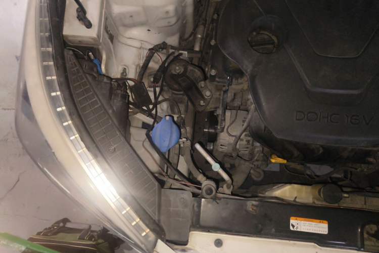Used Hyundai ix25 2015 1.6L Automatic Two-Wheel Drive Smart GLS Trim Engine Bay Right