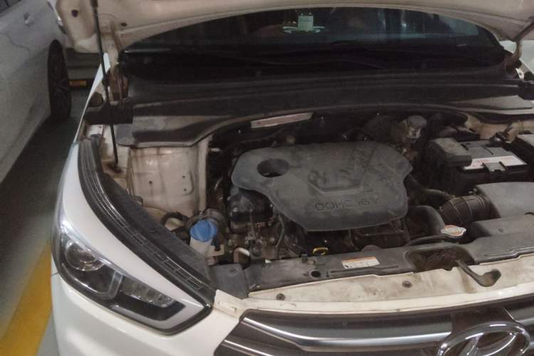 Used Hyundai ix25 2015 1.6L Automatic Two-Wheel Drive Smart GLS Trim Engine Bay Right