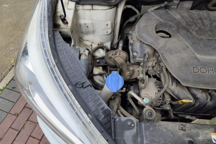 Used Hyundai ix25 2015 1.6L Automatic Two-Wheel Drive Smart GLS Trim Engine Bay Right